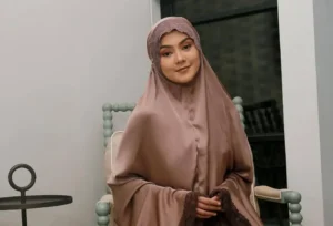 pola mukena terusan
